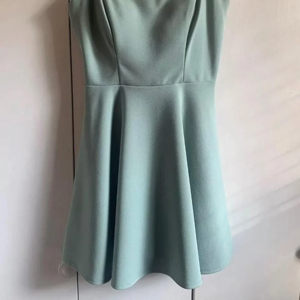 B. Smart Women's Dress - Picture 2 of 7